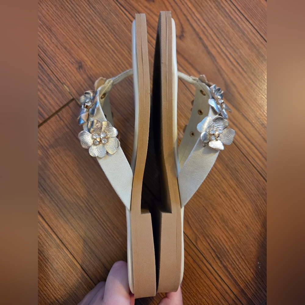 Italian Shoemakers Women's Floral Sandals - Silver - Picture 5 of 7